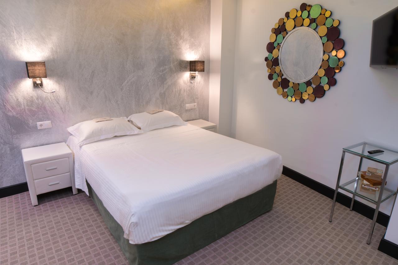 Andromeda Downtown Suites Athènes Extérieur photo
